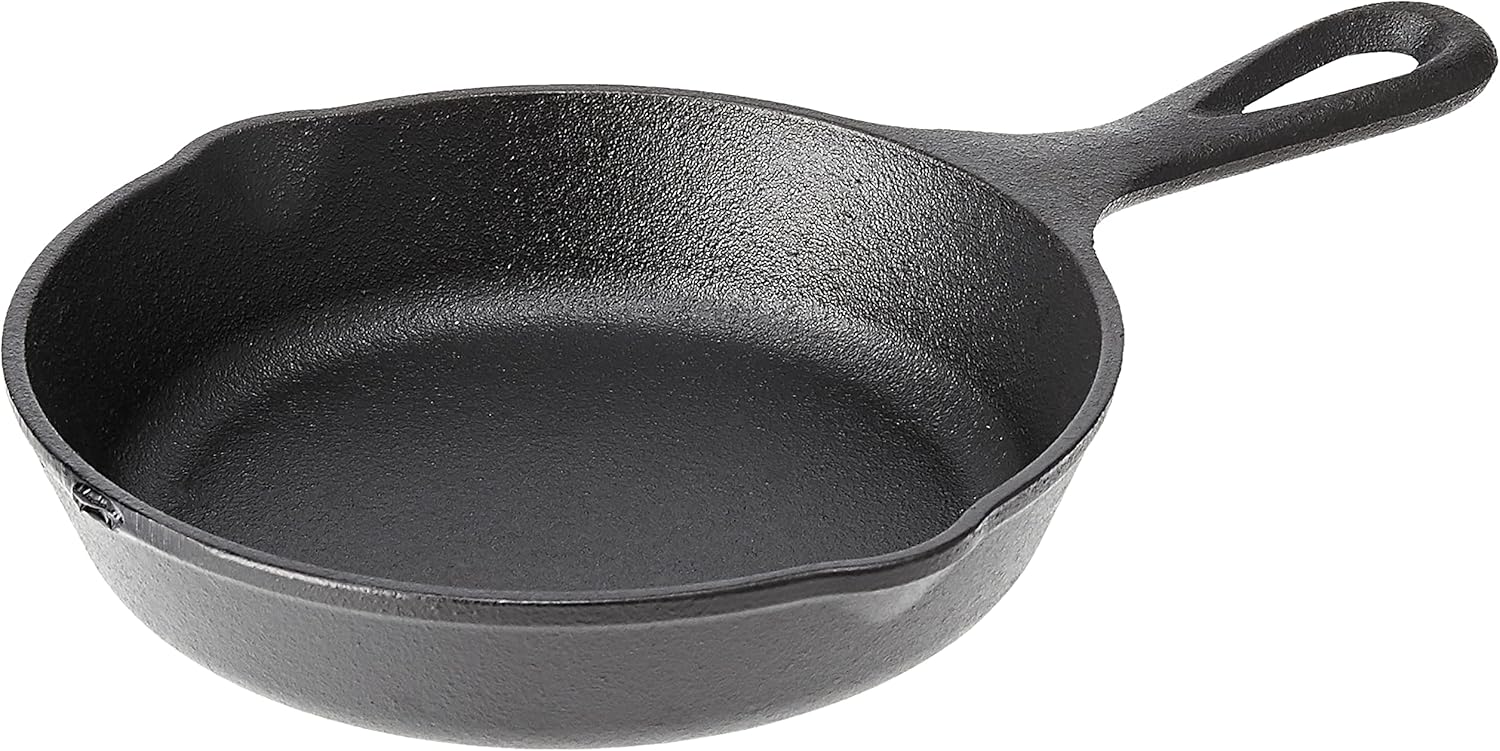 Lodge Wildlife Series 6.5-inch cast iron skillet with wolf scene – pre